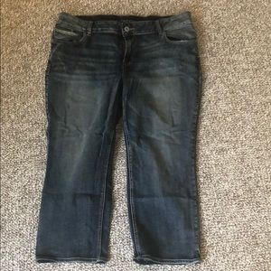 Maurices capris size 18